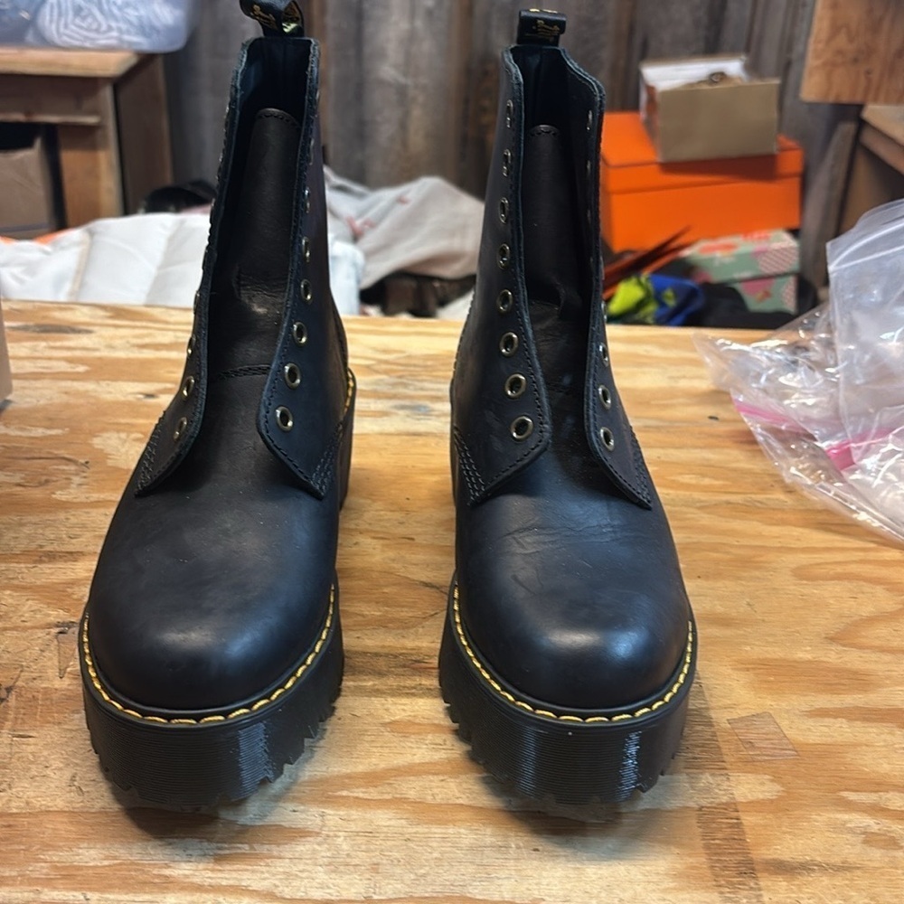 NWOT Doc Martens boots they don't come with shoe laces - Picture 3 of 9